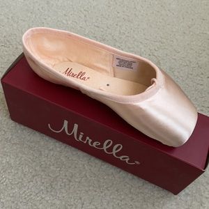 New In Box - Mirella Whisper Pointe Shoe 3 X
